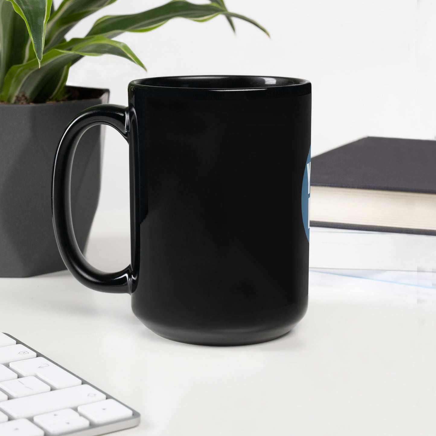 BLACK GLOSSY MUG